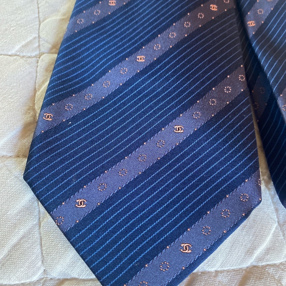 CHANEL Navy/Purple Silk Tie - Picture 2 of 4